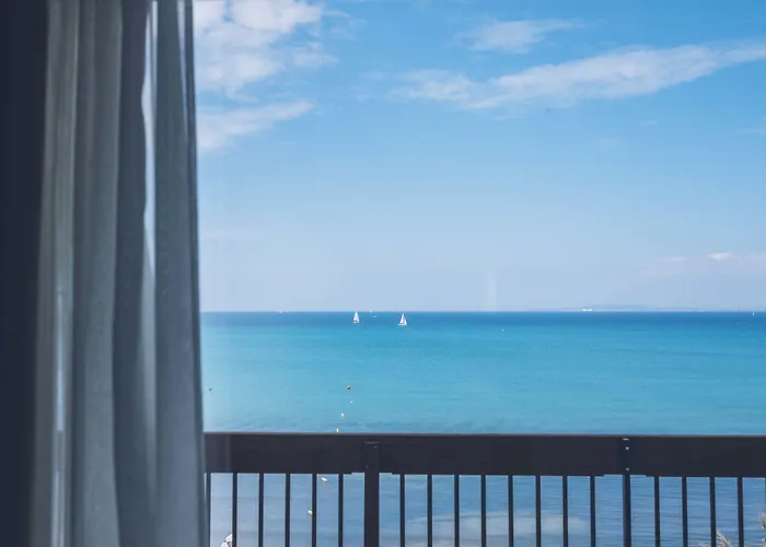 Готель Aya Seahotel - Adults Only